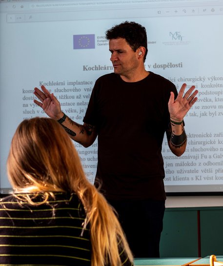 Pavel při výuce