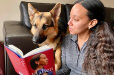 Haben: neslyšící a nevidomá žena, která dobyla Harvard