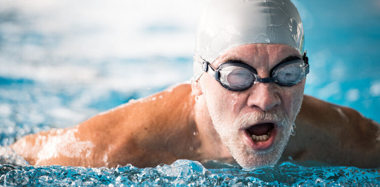 Kochleární implantáty, které téměř nejsou vidět?